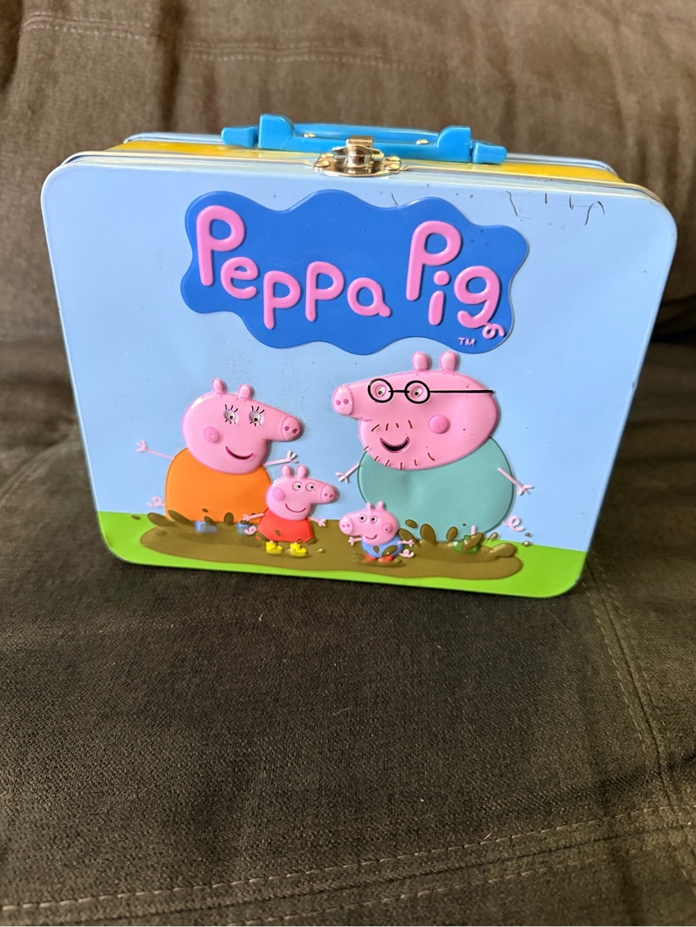 Peppa Pig Lunchbox – Blue with Pink Characters - Picture 2 of 5